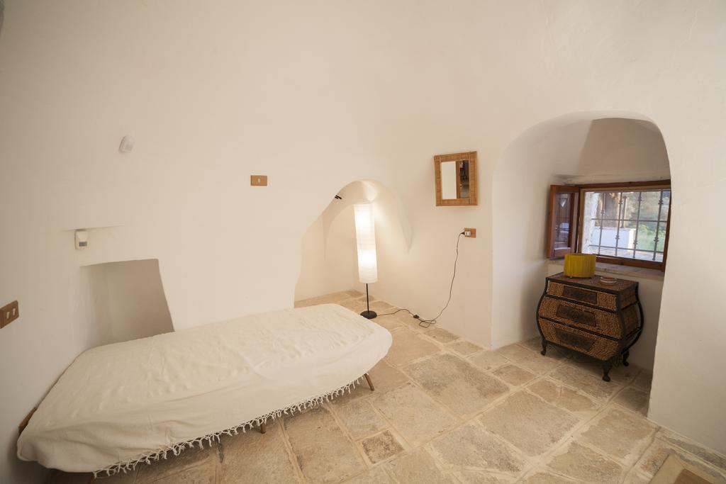 Trullo Degli Ulivi Villa Остуни Екстериор снимка