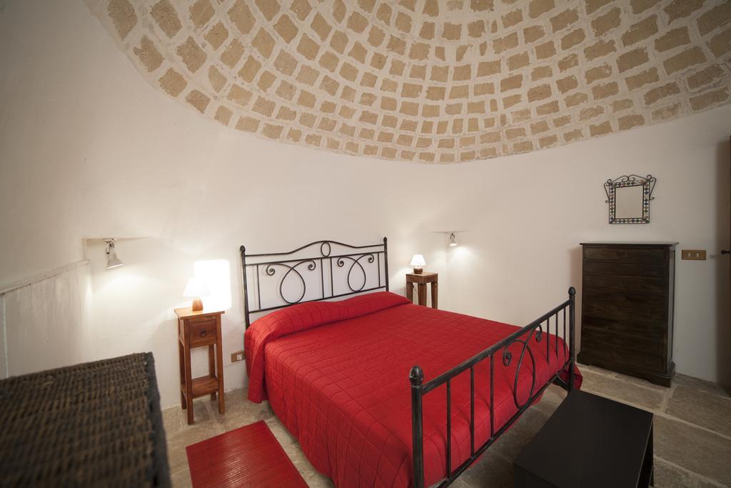 Trullo Degli Ulivi Villa Остуни Екстериор снимка