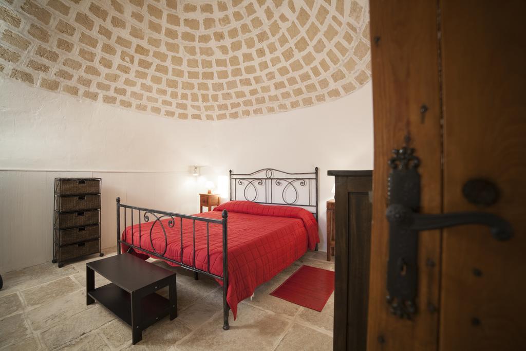 Trullo Degli Ulivi Villa Остуни Екстериор снимка